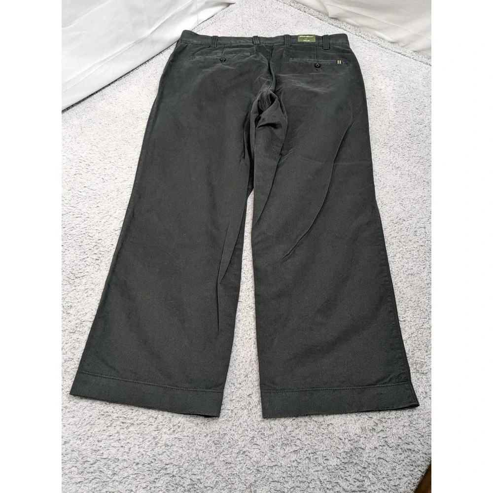 Eddie Bauer Classic Fit Pants Men 36x30 Charcoal Khaki Straight Flat Front Chino
